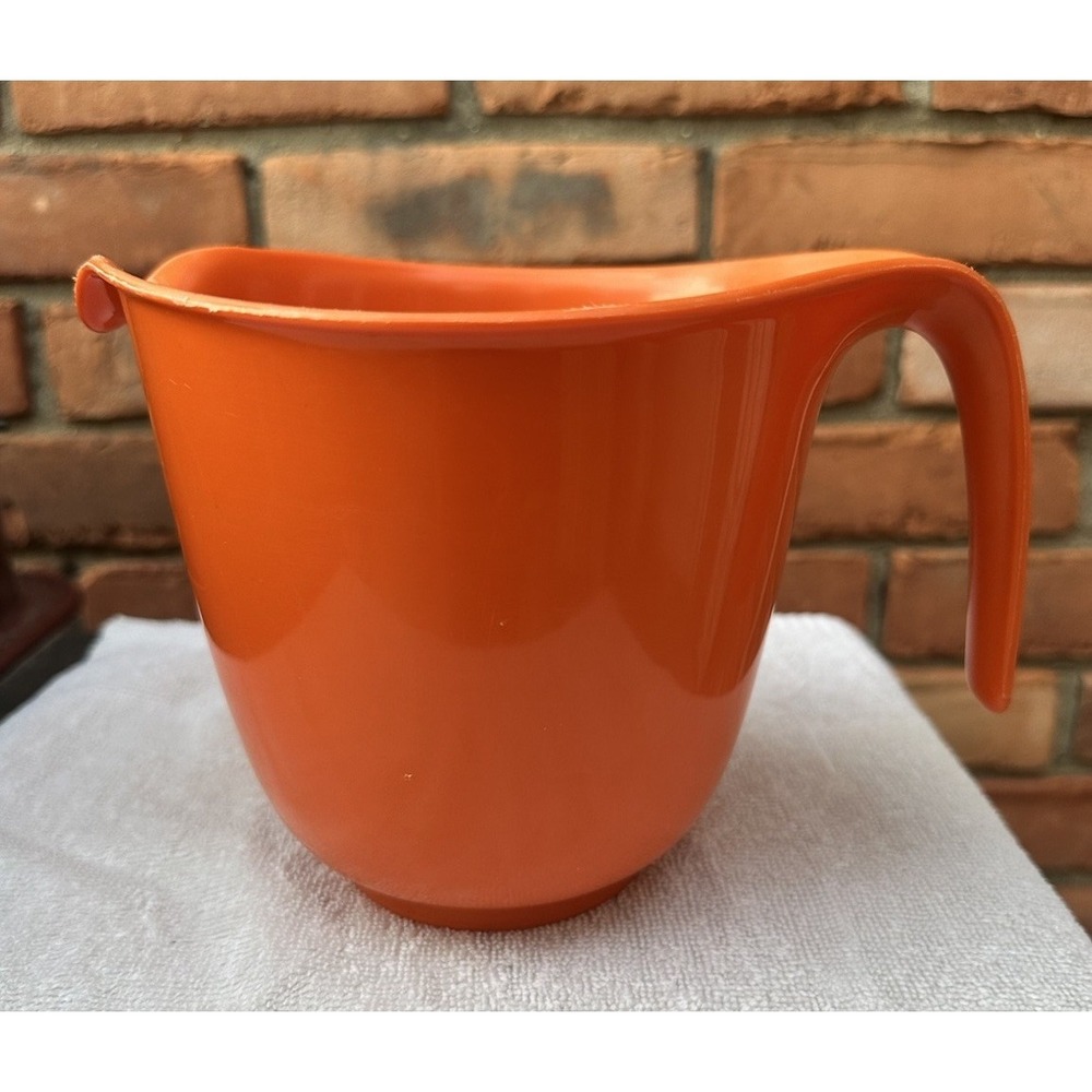 Vtg Rubbermaid Orange Batter Bowl Measuring 1.5 Qt 6 Cup  Grip N Mix‎ #2661  USA